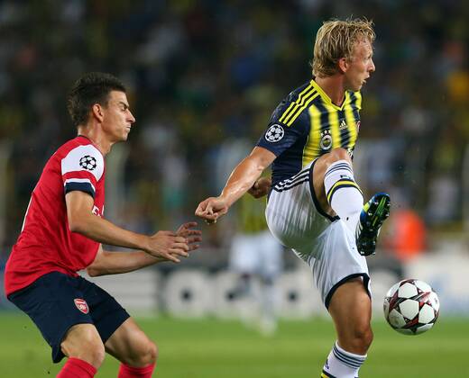 UEFA Chanpions League playoff first leg match between Fenerbahce and Arsenal at Sukru Saracoglu Stadiým in Istanbul, Turkey on august 21, 2013. Pictured: Dirk Kuyt of Fenerbahce. 