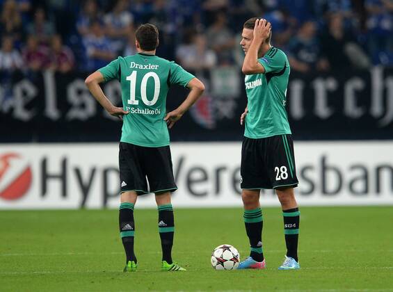 FUSSBALL CHAMPIONS LEAGUE SAISON 2013 2014 PLAY-OFF FC Schalke 04 - Paok Saloniki 21.08.2013 Lewis Holtby (li) und Adam Szalai (FC Schalke 04) sind nach dem 1:1 enttäuscht 