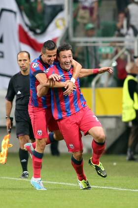 2013.08.27 WARSZAWA, FOOTBALL UEFA CHAMPIONS LEAGUE SEASON 2013 2014 LEGIA WARSZAWA - STEAUA BUKAREST: DANIEL GEORGIEVSKI FEDERICO PIOVACCARI  GY5Q0812