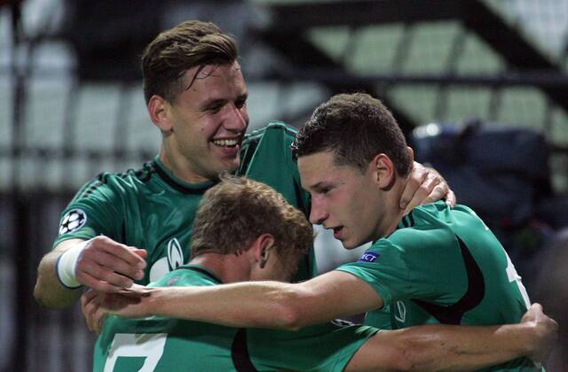 27.08.2013 Thessaloniki FC PAOK-FC Schalke 04 UEFA Champions League Play Off men football Adam Szalai(L) with Julian Draxler(r) FC Schalke 04 celebrate second goal : 