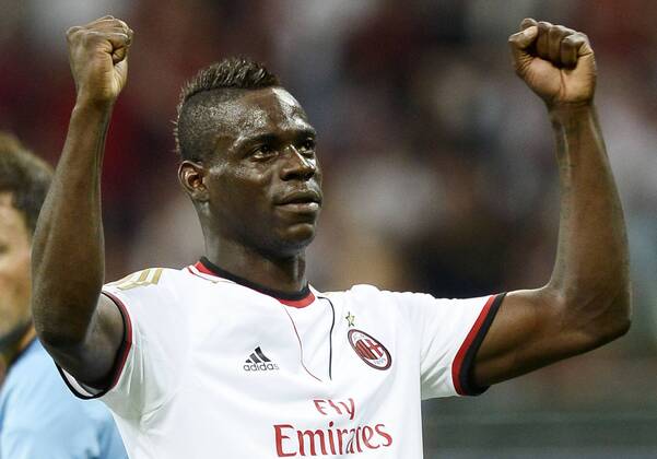 Db Milano 28 08 2013 - Champions League Milan-Psv Eindhoven foto Daniele Buffa Image Sport nella foto: esultanza gol Mario Balotelli 