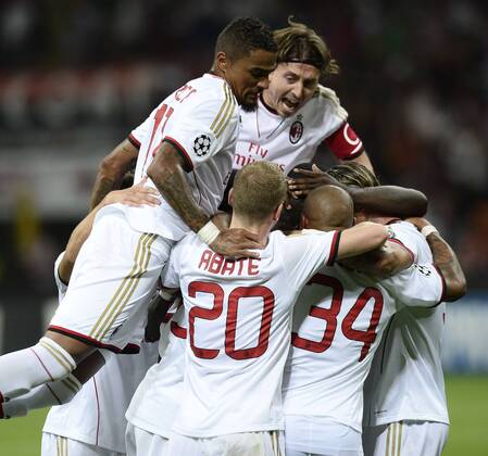 Db Milano 28 08 2013 - Champions League Milan-Psv Eindhoven foto Daniele Buffa Image Sport nella foto: esultanza gol Mario Balotelli 