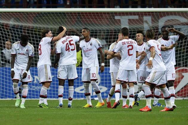 Esultanza dopo il gol di Mario Balotelli Milan 2-0 con tutta la squadra Goal celebration Milano 28-08-2013 Stadio Giuseppe Meazza Football Calcio Champions League Play-Offs AC Milan - Psv Eindhoven andreaxstaccioli