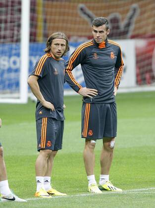 Real Madrid training session at Galatasaray stadium. In this picture, Bale and Modric. xBEATRIZxGUZMANx 