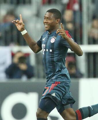 David ALABA, FCB 27 Torschuss, schiesst das Tor zum 1-0 Jubel, Freude, Emotionen, Feiern, Lachen, jubelt, freuen, reisst die Arme hoch, ballt die Faust FC BAYERN MÜNCHEN - CSKA MOSKAU ( - ) Fussball UEFA Champions League, Gruppe D , Gruppenphase Hinspiel, München, 17.09.2013 CL Saison 2013 2014, FCB, ZSKA, München