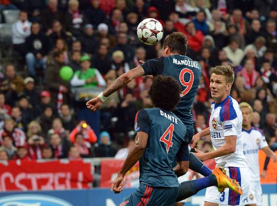 17.09.2013, xjhx, Fussball, Champions League, FC Bayern München - ZSKA Moskau, v.l. Mario Mandzukic (FC Bayern München) Goal scored, Tor zum 2:0