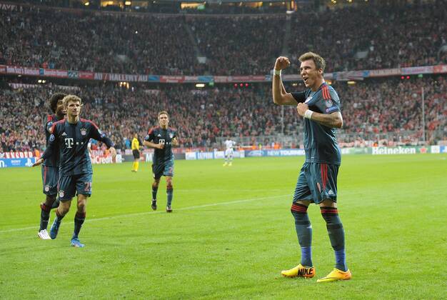17.09.2013, xjhx, Fussball, Champions League, FC Bayern München - ZSKA Moskau, v.l. Mario Mandzukic (FC Bayern München) Torjubel, Goal celebration, celebrate the goal 2:0
