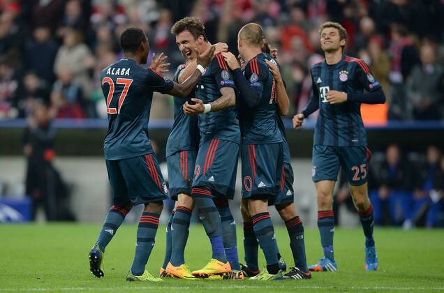 FUSSBALL CHAMPIONS LEAGUE SAISON 2013 2014 Vorrunde FC Bayern München - ZSKA Moskau 17.09.2013 Bayern Jubel nach dem 2:0: David Alaba, Mario Mandzukic, Arjen Robben und Thomas Mueller (v.l., alle FC Bayern München) 