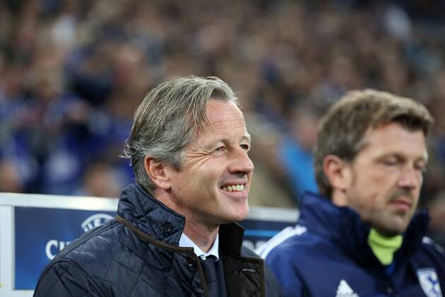 Trainer Jens Keller (FC Schalke 04) lacht freudig vor dem Spiel, Emotion FC Schalke 04 vs Steaua Bukarest --- Fussball --- Champions-League --- 18.09.2013 EP_JSE