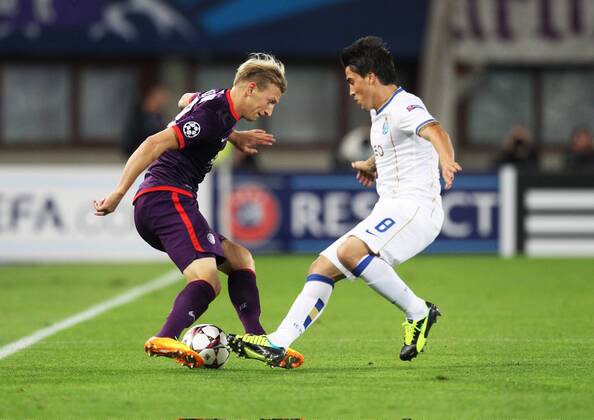 FUSSBALL- CL, A.Wien vs Porto WIEN,AUSTRIA,18.SEP.13 - FUSSBALL - UEFA Champions League, Gruppenphase, FK Austria Wien vs FC Porto. Bild zeigt Daniel Royer (A.Wien) und Josue (Porto). 