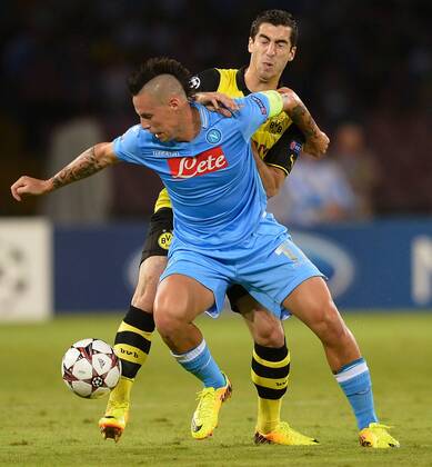 FUSSBALL CHAMPIONS LEAGUE SAISON 2013 2014 Vorrunde SSC Neapel - Borussia Dortmund 18.09.2013 Marek Hamsik (vorn, SSC Neapel) gegen Henrikh Mkhitaryan (Borussia Dortmund) 