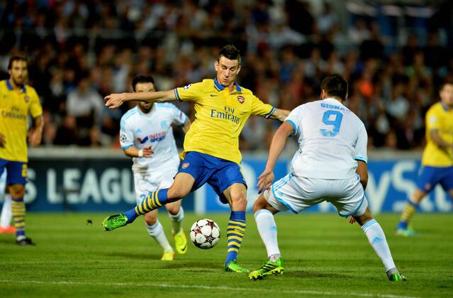 Laurent Koscielny (ars) - Andre Pierre Gignac (om) Olympique Marseille vs Arsenal FC London - 18 09 2013 AnthonyBIBARD FEP Panoramic 