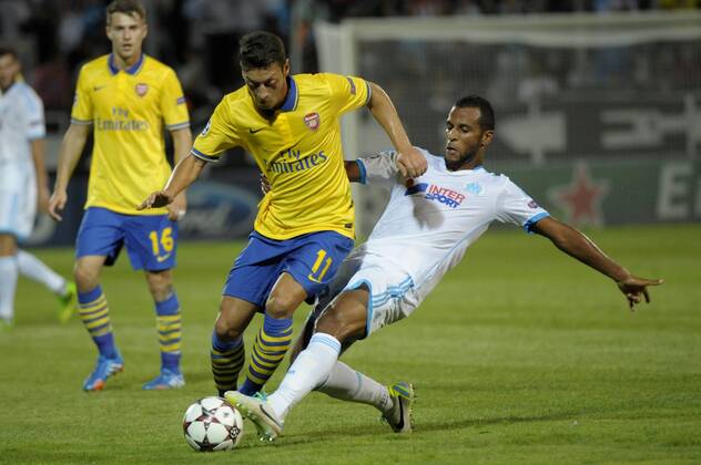 Ozil (AFC) - Romao (OM) Olympique Marseille vs Arsenal FC London - 18 09 2013 FranckPennant Panoramic 