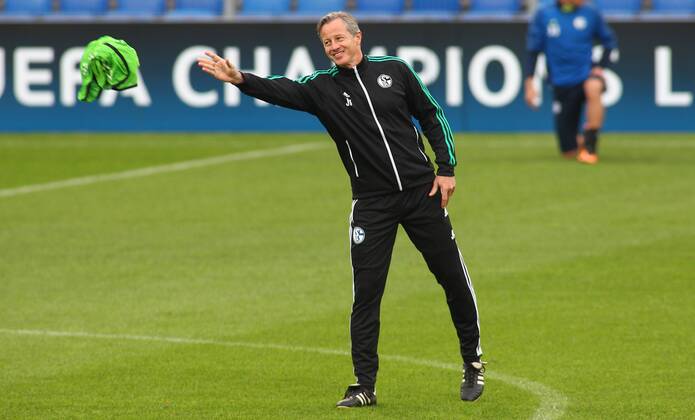 30.09 .2013 Trainingsgelände in Basel , SCHWEIZ , Saison 2013 2014 Herren Fussball UEFA Champions League Abschlusstraining Trainer Jens Keller (Schalke 04) 