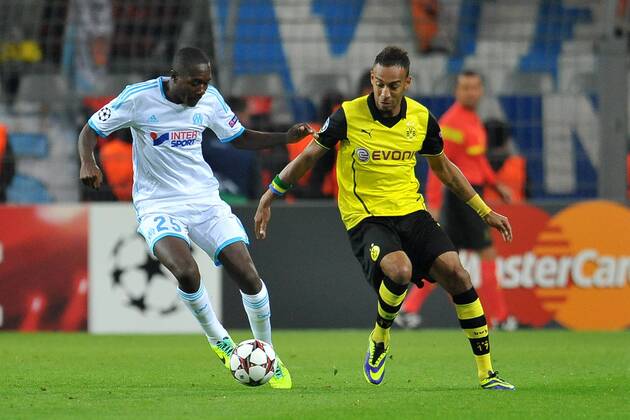 Fußball Champions League Gruppenphase 2.Spieltag: Borussia Dortmund (BVB) - Olympique Marseille am 01.10.2013 im Signal Iduna Park in Dortmund Gianelli Imbula ( Marseille ), links - Pierre-Emerick Aubameyang ( Dortmund ), rechts