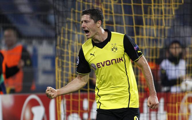 Dortmunds Robert Lewandowski celebrates scoring the 1:0 during the Championsleague match between Borussia Dortmund (BVB) and Olympique Marseille, Signal Iduna Park in Dortmund on October 01., 2013. Borussia Dortmund gegen Olympique Marseille in der Gruppenphase der Championsleague in der Saison 2013 2014 am 1. Oktober 2013.