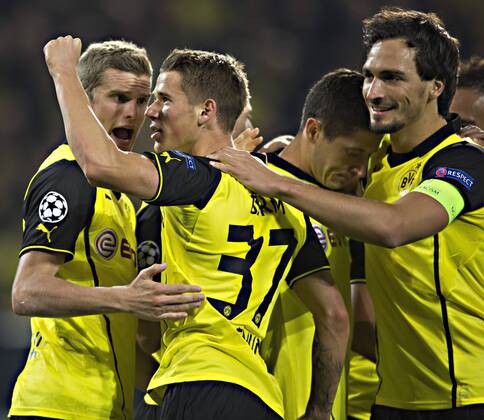Dortmund, 01.10.2013, Signal-Iduna-Park Torjubel: Sven Bender (BvB), Erik Durm (BvB), Robert Lewandowski (BvB), Mats Hummels (BvB) Borussia Dortmund (BVB) - Olympique Marseille