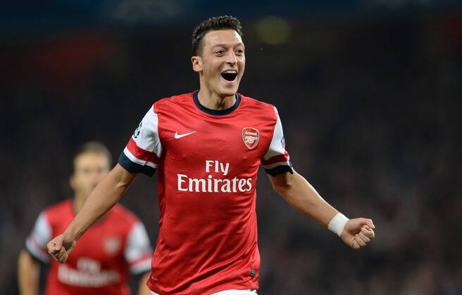 FUSSBALL CHAMPIONS LEAGUE VORRUNDE SAISON 2013 2014 Arsenal London - SSC Neapel 01.10.2013 Mesut Oezil (Arsenal) bejubelt seinen Treffer zum 1:0 