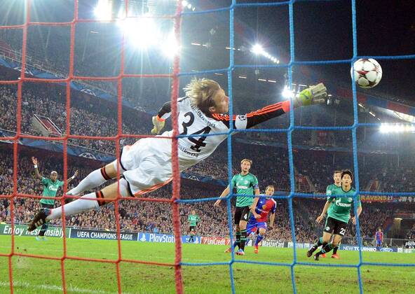 01.10.2013, xjhx, Fussball Champions League, FC Basel - FC Schalke 04, v.l. Timo Hildebrand (FC Schalke 04)