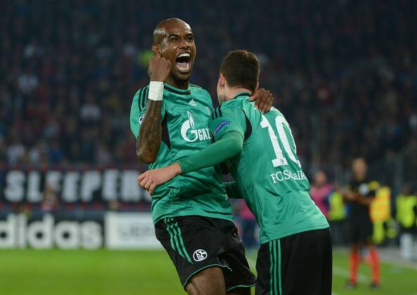 01.10.2013, xjhx, Fussball Champions League, FC Basel - FC Schalke 04, v.l. Felipe Santana (FC Schalke 04), Julian Draxler (FC Schalke 04) Torjubel, Goal celebration, celebrate the goal 0:1