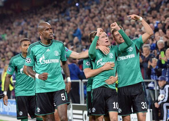01.10.2013, xjhx, Fussball Champions League, FC Basel - FC Schalke 04, v.l. Julian Draxler (FC Schalke 04) Torjubel, Goal celebration, celebrate the goal 0:1