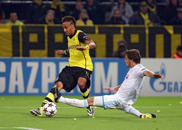 01.10.2013, xovx, Fussball Champions League, Borussia Dortmund (BVB) - Olympique Marseille, v.l. Pierre-Emerick Aubameyang (Borussia Dortmund), Lucas Mendes (Olympique Marseille), Aktion.