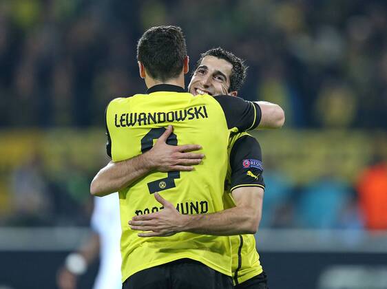 01.10.2013, Fussball Championsleague 2013 2014, Vorrunde, 2.Spieltag, Borussia Dortmund (BVB) - Olympique Marseille, im Signal-Iduna-Park Stadion in Dortmund. Jubel v.l. Torschütze Robert Lewandowski (Dortmund) und Henrikh Mkhitaryan (Dortmund) zum Tor zum 3:0 per Foulelfmeter