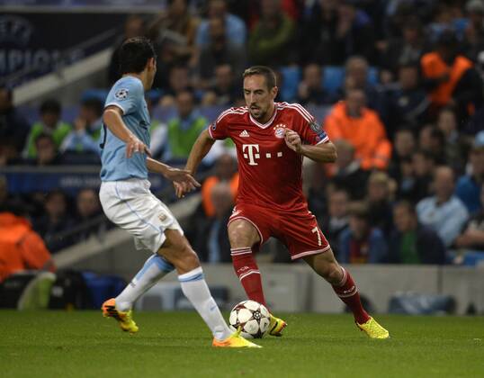 02.10.2013, Fussball Championsleague 2013 2014, Vorrunde, 2.Spieltag, Manchester City - FC Bayern München, im Etihad-Stadion Manchester. Franck Ribery (München) am Ball.