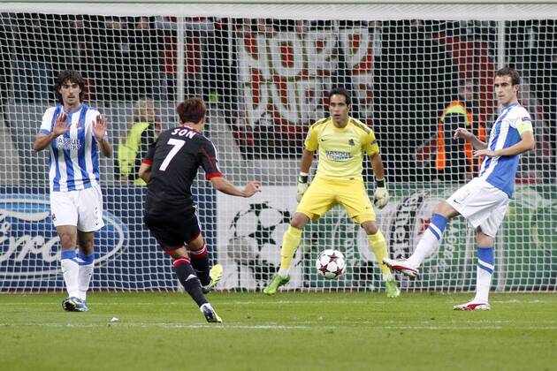 Heung-Min Son 7 (Bayer 04 Leverkusen) shoot an the goal of San Sebastian --- Bayer Leverkusen 04 - Real Sociedad de Futbol San Sebastian, Fussball, UEFA Champions League, 02.10.2013 --- During UEFA Champions League group A match between Bayer 04 Leverkusen and Real Sociedad de Futbol San Sebastian at the BayArena in Leverkusen, Germany EP_jge