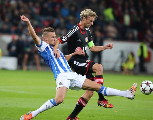 Leverkusen, Fussball Herren, UEFA Champions League, Saison 2013 2014, 1.Runde, Bayer 04 Leverkusen vs Real Sociedad de Futbol, 02.10.2013, Bayarena leverkusen Simon Rolfes, Bayer 04 Leverkusen, Haris Seferovic,