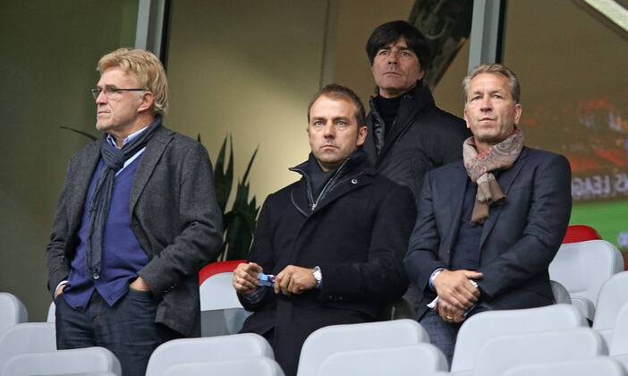 02.10.2013, Fussball Championsleague 2013 2014, Vorrunde, 2.Spieltag, Bayer 04 Leverkusen - Real Sociedad San Sebastian , in der BayArena Leverkusen. v.l. Urs Siegenthaler , Co-Trainer Hans-Dieter Flick (Deutschland) , Bundestrainer Joachim Löw (Deutschland) und Torwarttrainer Andreas Köpke (Deutschland)