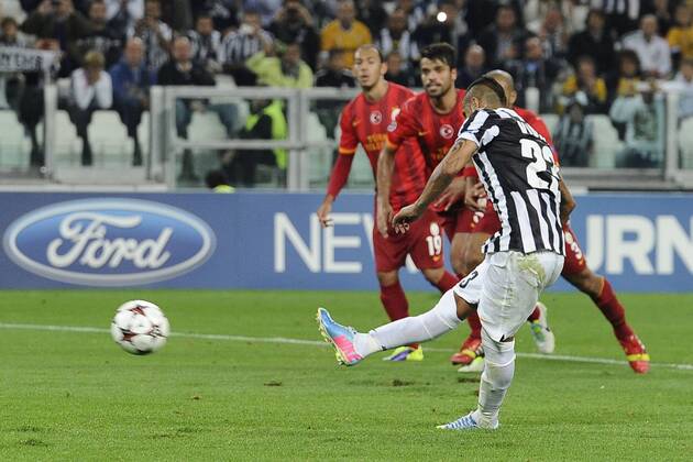 Db Torino 02 10 2013 - Champions League Juventus - Galatasaray foto Daniele Buffa Image Sport nella foto: gol Arturo Vidal 