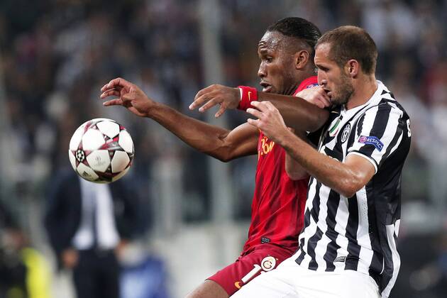 Giorgio Chiellini Juventus, Didier Drogba Galatasaray, Torino 02-10-2013 Juventus Stadium Football Calcio 2013 2014 Champions League Juventus - Galatasaray Foto Marco Bertorello Insidefoto MarcoxBertorello