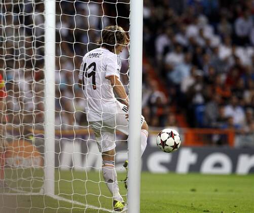 Luka Modric . Champions League match between Real Madrid vs FC Kopenhagen. . In this picture, Luka Modric saves a goal. xFOTOxCHEMAxREYx 