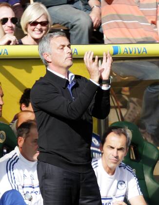 Norwich City v Chelsea FC London . . Norwich, UK . . 06.10.2013 Jose Mourinho (Chelsea manager) 