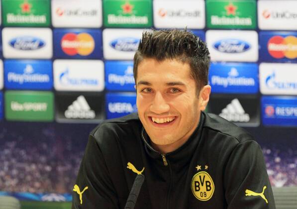 Nuri Sahin 18 (Borussia Dortmund) gut gelaunt am Lachen, Emotion, Freude, Glück Pressekonferenz --- Fussball --- Champions League --- 21.10.2013 EP_JSE