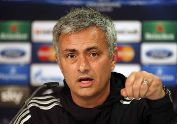 Düsseldorf , Deutschland, UEFA Champions League UEFA Pre-Match Pressekonferenz Chelsea FC im Konferenzzentrum im Flughafen in Düsseldorf am 21.10. 2013 Chelsea FC Trainer Jose MOURINHO (CFC)