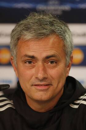Düsseldorf , Deutschland, UEFA Champions League UEFA Pre-Match Pressekonferenz Chelsea FC im Konferenzzentrum im Flughafen in Düsseldorf am 21.10. 2013 Chelsea FC Trainer Jose MOURINHO (CFC)