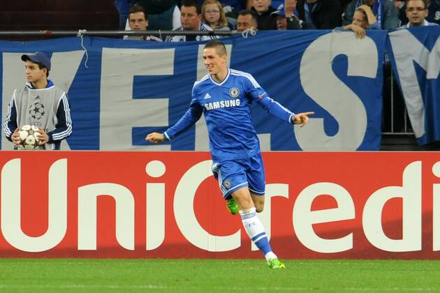 Gelsenkirchen, Deutschland 22. Oktober 2013: Champions-League - Vorrunde - 13 14 - FC Schalke 04 vs. FC Chelsea. Jubel Torjubel Torschuetze Torschütze Fernando Torres (Chelsea) jubelt nach seinem Tor zum 0:1. mt