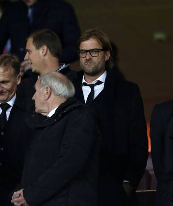 vorn v.li: Hans Joachim Watzke, Wolfgang Paul, re.: Jürgen Klopp - Arsenal FC London v Borussia Dortmund BVB 09 - UEFA Champions League - the Emirates - London - England -22 10 2013 - Pic DavidxKlein Sportimage EDITORIAL USE ONLY. No use with unauthorised audio, video, data, fixture lists, club league logos or live services. Online in-match use limited to 120 images, no video emulation. No use in betting, games or single club league player publications.