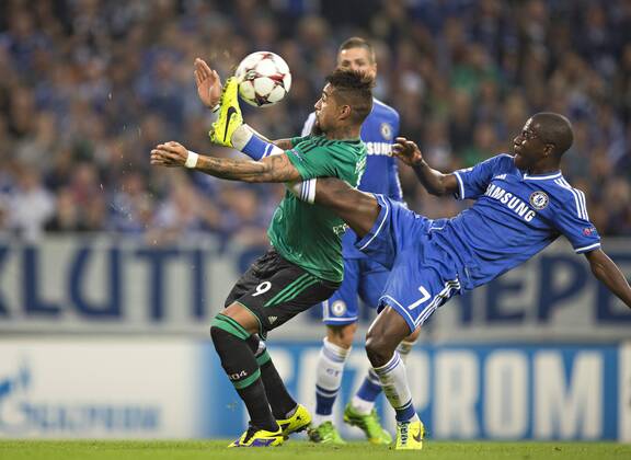 Gelsenkirchen, 22.10.2013, Veltins Arena, Fußball Kevin-Prince Boateng (S04), Ramires (London) FC Schalke 04 - FC Chelsea London