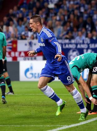 Gelsenkirchen Fußball Champions League FC Schalke 04 vs. Chelsea FC, Jubel über das Tor zu, 0:1 durch Fernando Torres (Chelsea)