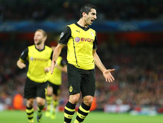 Dienstag 22.10.2013, Saison 2013 2014, UEFA Champions League, 3. Spieltag im Londoner Emirates Stadium, FC Arsenal London - BVB Borussia Dortmund, Dortmunder Torjubel zum 1:0: Torschütze Henrikh Mkhitaryan (BVB)