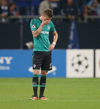 Roman Neustädter (Schalke) enttäuscht . FC Schalke 04-FC Chelsea . Gelsenkirchen, GER, 22.10.2013 , Fussball-Champions League 2013-2014 .