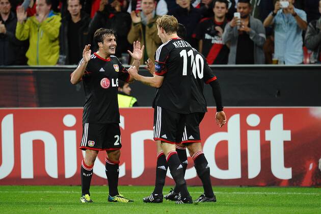 Fußball Champions League Gruppenphase 3. Spieltag Bayer Leverkusen - Schachtjor Donezk am 23.10.2013 in der BayArena in Leverkusen Torjubel zum 1:0 Stefan Kießling ( Leverkusen ), rechts