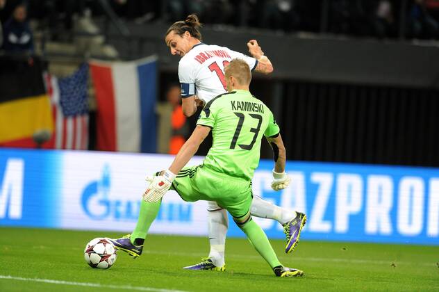 Zlatan Ibrahimovic (PSG) Thomas Kaminski (Anderlecht) RSC Anderlecht vs PSG Paris St. Germain - CL - 23 10 2013 N.LeGouic FEP Panoramic 