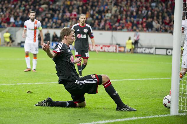 Stefan KIESSLING (LEV) schiesst das Tor zum 4:0, AKtion, Fussball Champions League, Vorrunde, 3. Spieltag, Bayer 04 Leverkusen (LEV) - Schachtar Donezk, am 23.10.2013 in Leverkusen Deutschland.