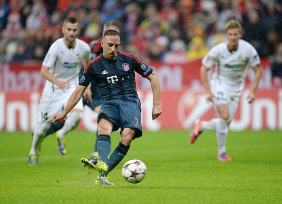 FUSSBALL CHAMPIONS LEAGUE SAISON 2013 2014 Vorrunde FC Bayern München - FC Viktoria Pilsen 23.10.2013 Franck Ribery (FC Bayern München) erzielt hier das Tor per Elfmeter zum 1-0 