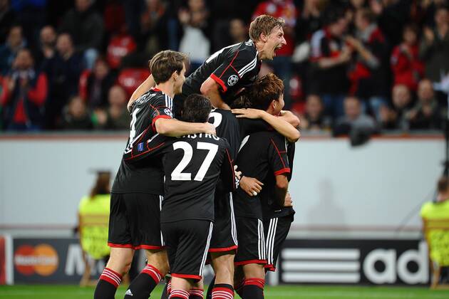 Fußball Champions League Gruppenphase 3. Spieltag Bayer Leverkusen - Schachtjor Donezk am 23.10.2013 in der BayArena in Leverkusen Torjubel zum 3:0 durch Sidney Sam ( Leverkusen )