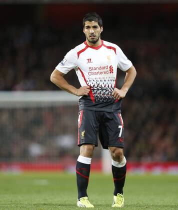 Liverpool s Luis Suarez looks on dejected Arsenal v Liverpool - Barclays Premier League - Emirates Stadium - London - England -02 11 2013 - Pic David Klein Sportimage EDITORIAL USE ONLY. No use with unauthorised audio, video, data, fixture lists, club league logos or live services. Online in-match use limited to 120 images, no video emulation. No use in betting, games or single club league player publications.